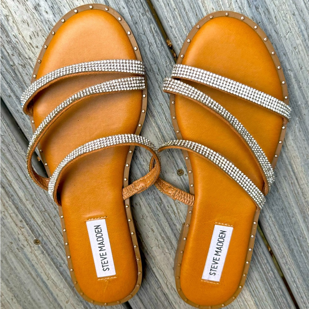 Steve Madden rhinestone Chris-cross strap sandals  - size 7 NWOT